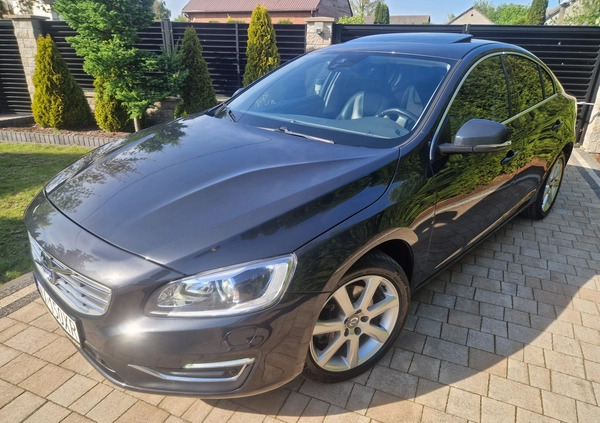 Volvo S60 cena 49900 przebieg: 200000, rok produkcji 2016 z Jędrzejów małe 704